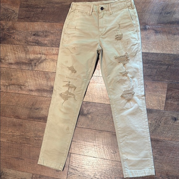 American Eagle Men's khaki Tan Distressed Pants 29x32